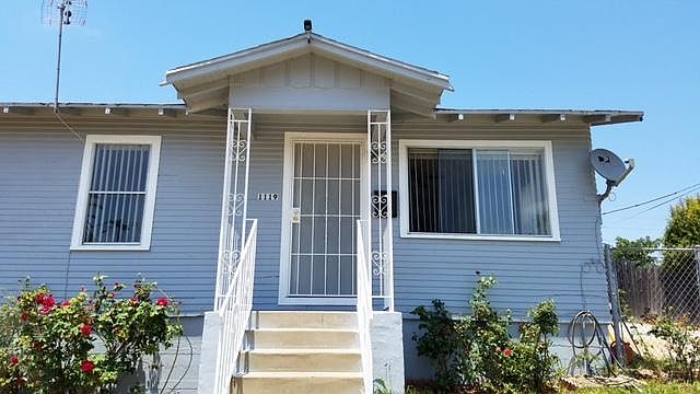 1st image of 1119 E 1st St