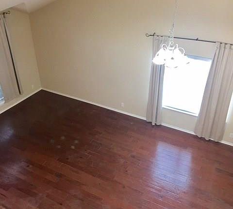 4th image of 2473 Angelina Dr