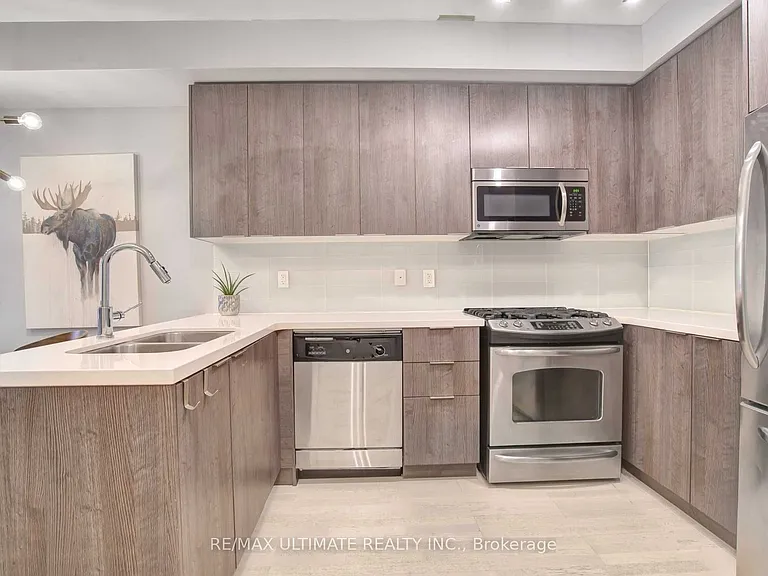 140 Broadview Ave #30 — Photo 12
