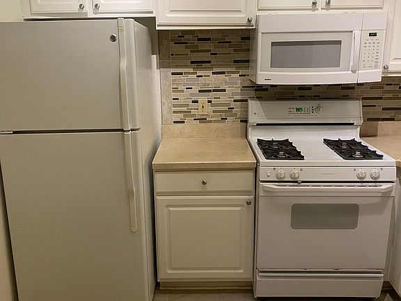 2nd image of 13810 N Sutton Park Dr #514