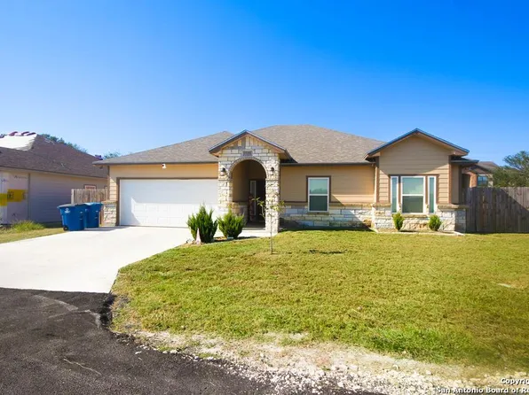 1555 MARYVILLE LOOP, Beeville 78102