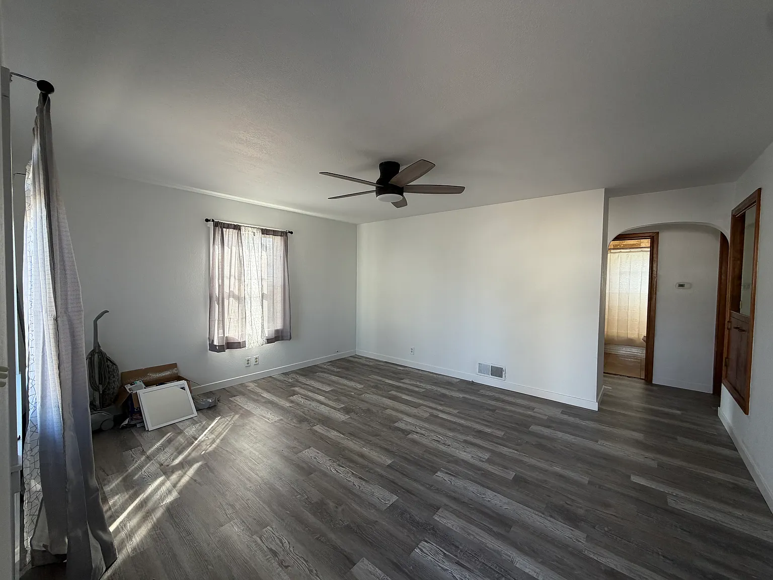 3 bed, 1176 sqft, $1,800 — Photo 2