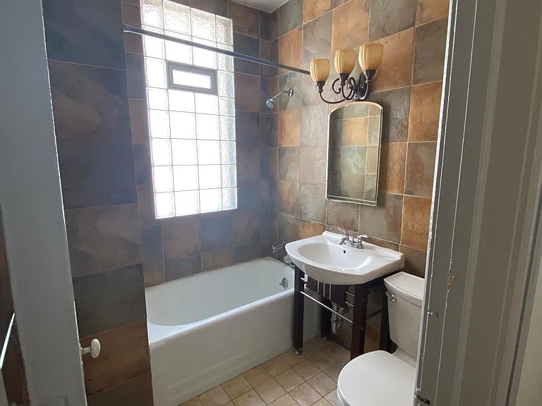 1722 N Franklin Pl #1722 — Photo 6