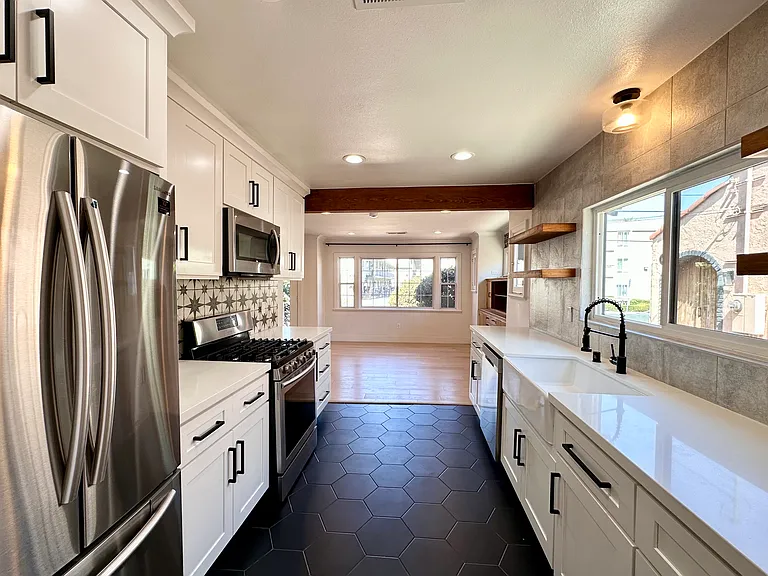 4336 Toland Way — Photo 11