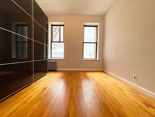 2nd image of 510 9th Ave Front 2
