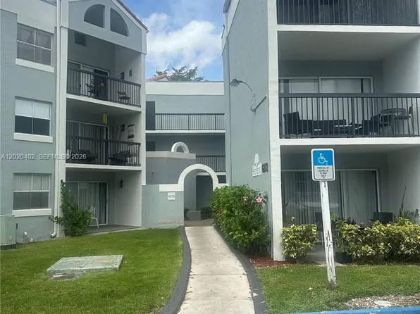 6272 NW 186th St APT 212, Hialeah, FL 33015