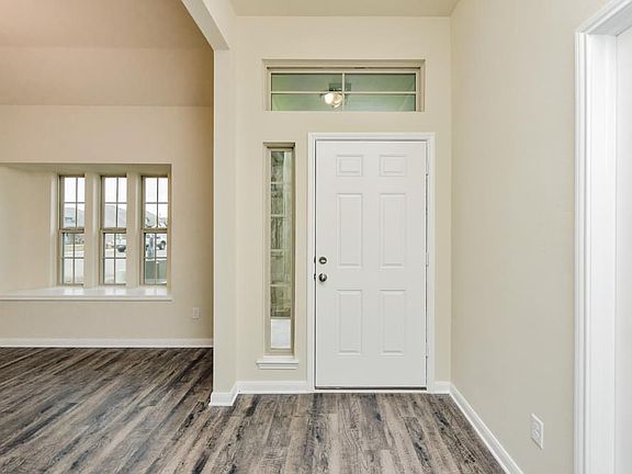2nd image of 2019 Dumfries Dr