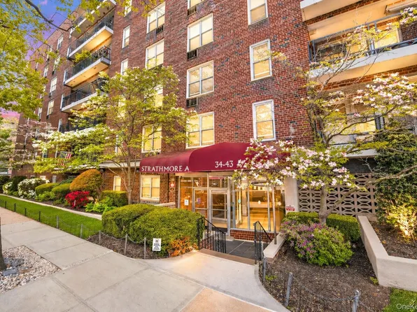 34-43 60th Street #2F, Woodside, NY 11377