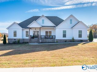 550 Plantation Point, Scottsboro, AL 35768