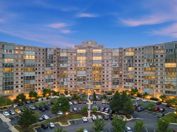 19385 Cypress Ridge Ter Unit 1122, Leesburg, VA 20176