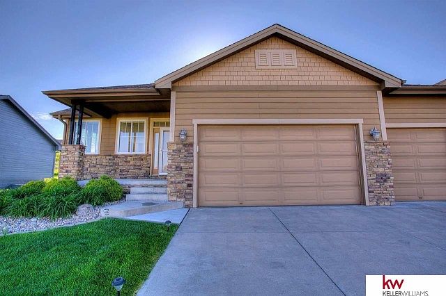 1st image of 6221 S 193rd Ave