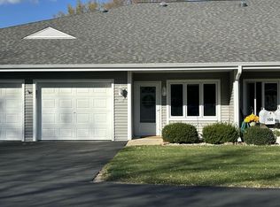 102 Oconomowoc Sq, City of oconomowoc, WI 53066