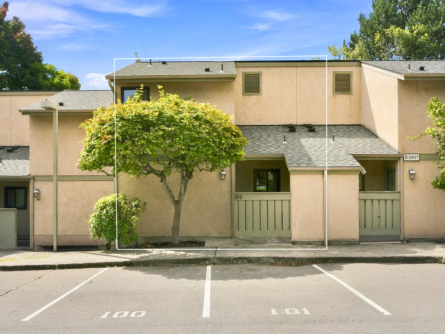 2 bed, 1.5 bath, 919 sqft, $2,600 — Photo 1