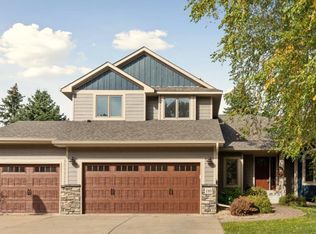 195 Oak Hill Dr, Shoreview, MN 55126