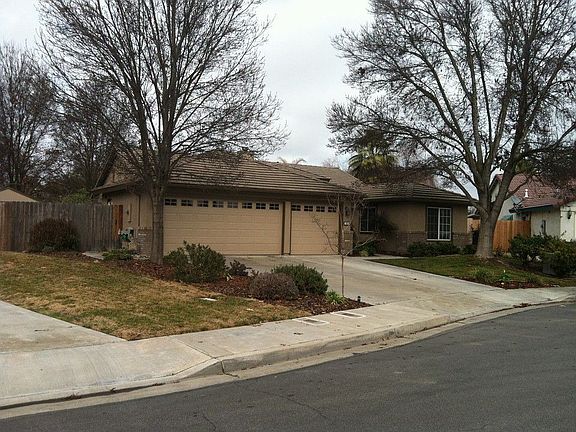 2nd image of 924 Margaret Cir
