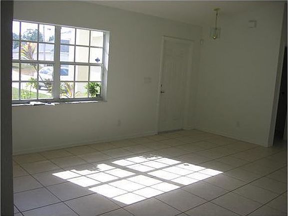 4th image of 5830 NW Zenith Dr