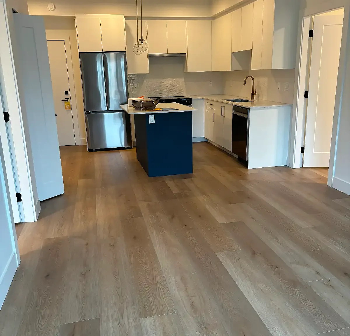 2 bed, 900 sqft, $2,550 — Photo 1