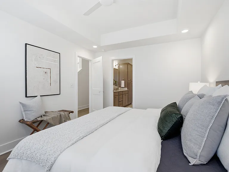 3963 Clifton Ave — Photo 25