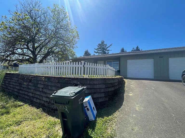 707 Cedar St — Photo 11