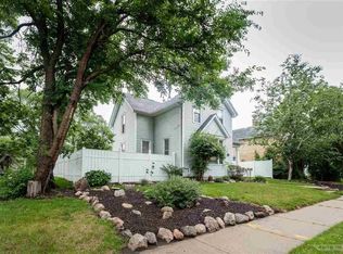 513 W Cook St, Portage, WI 53901