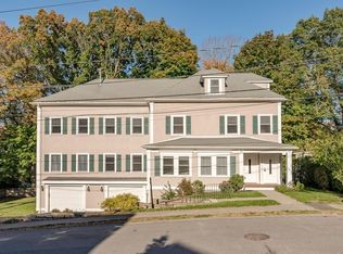 17 Pleasant St #17, Wellesley, MA 02482