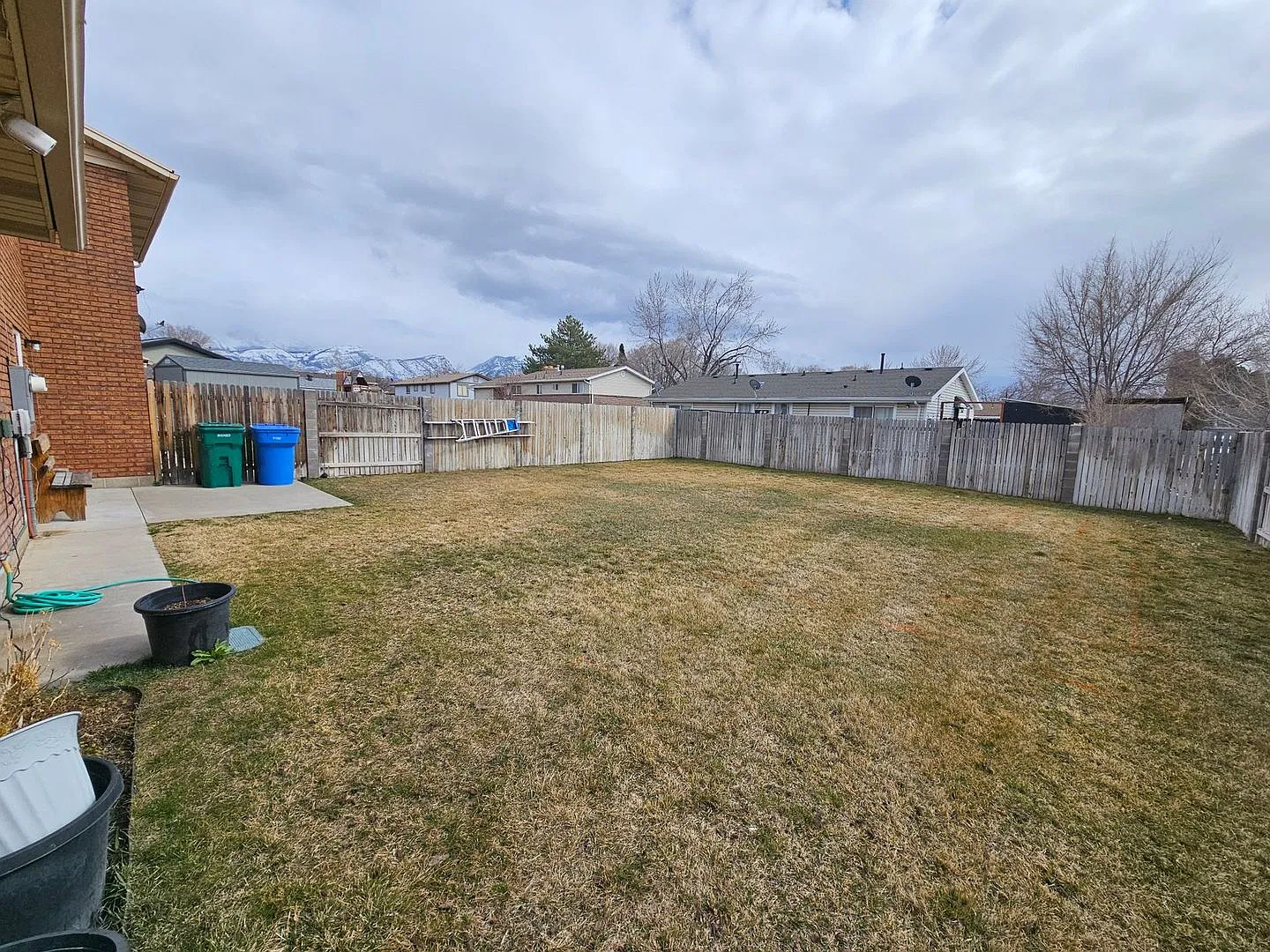 3 Bed/2bath Duplex For Rent in Orem! — Photo 2