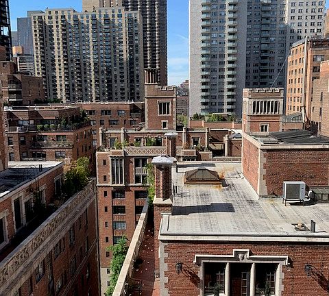 3rd image of 320 E 42nd St APT 1412