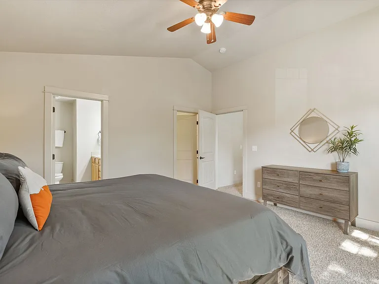 20184 Merriewood Ln — Photo 24