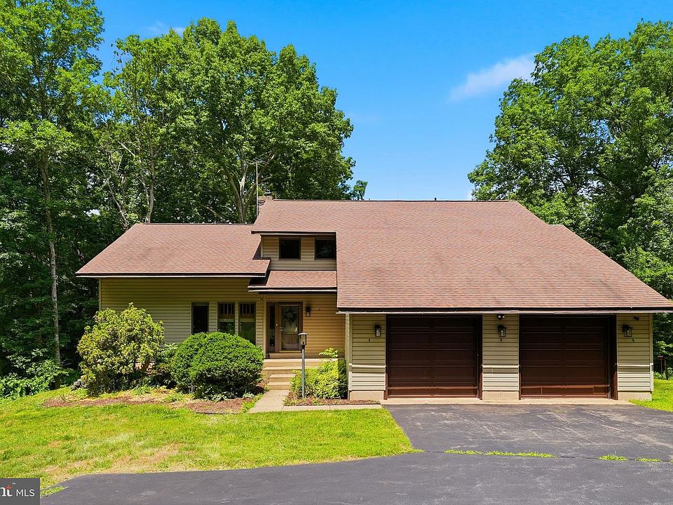 1st image of 8423 Lock Ln