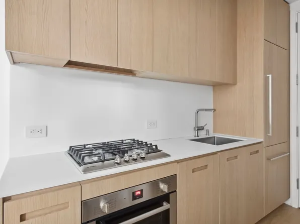 98 Front Street image 5 of 13