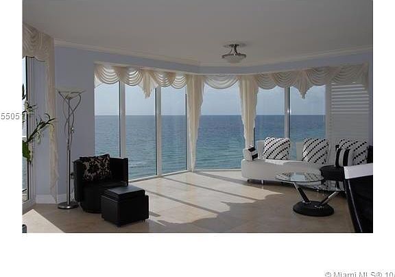 3rd image of 19333 Collins Ave APT 1008