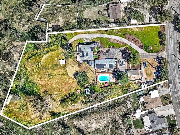 3rd image of 33574 Washington Dr