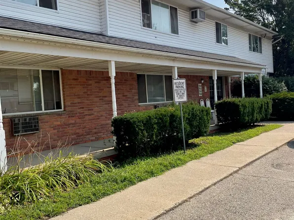 38616 Meadowdale Dr, Clinton Township, MI 48036