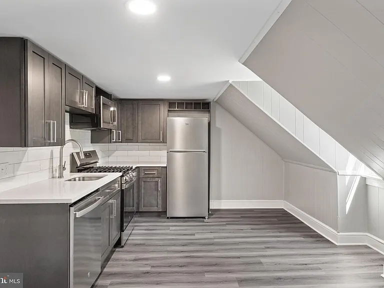 249 North Mulberry Street — Photo 12