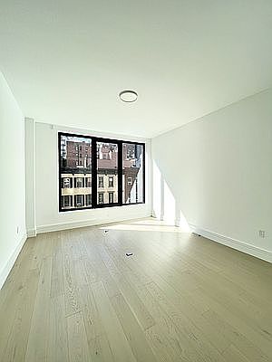 3rd image of 165 Lexington Ave #4