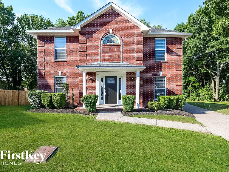 221 Shoemaker Ct — Photo 1