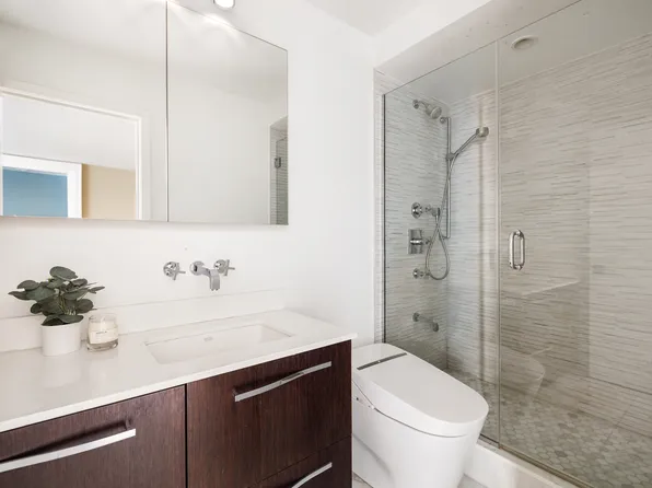 130 East 18th Street image 7 of 11