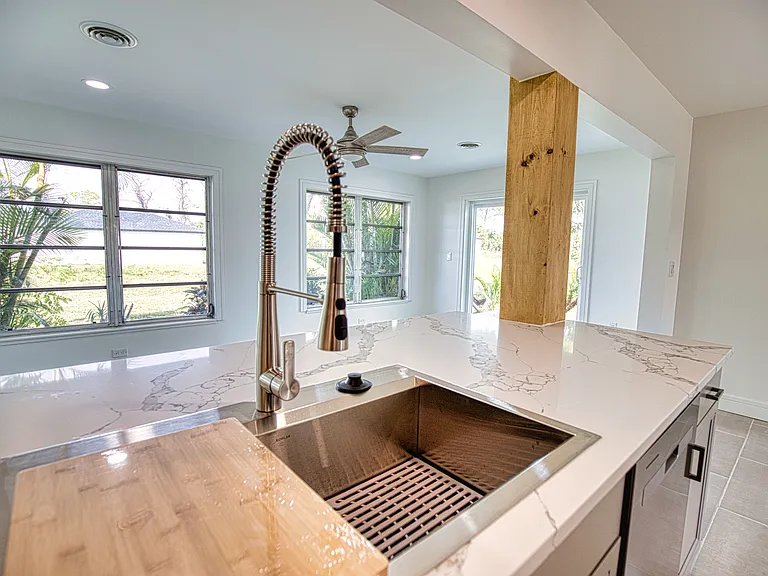 199 Annapolis Ln — Photo 3