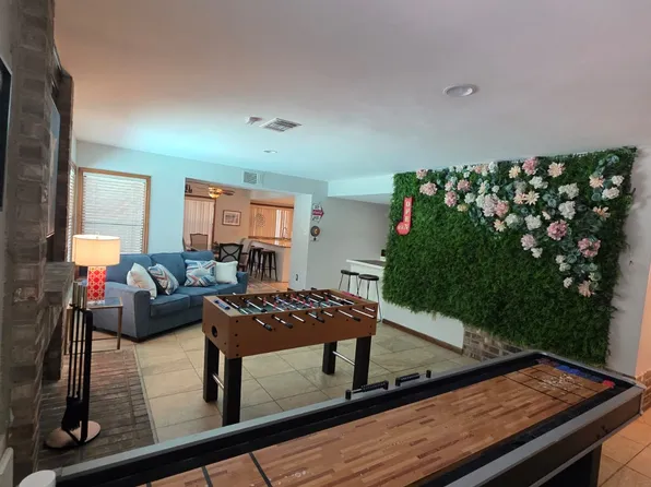 2407 Winding Hollow Ln, Arlington, TX 76006