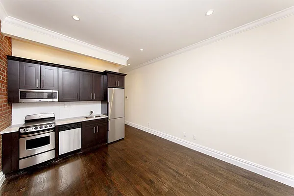 Rented by Avenues Real Estate | media 11