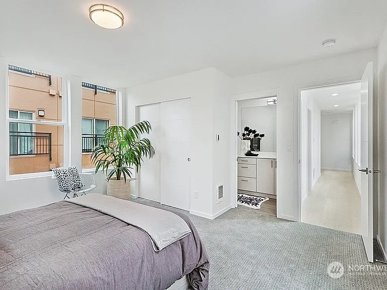 13733 35th Ave NE — Photo 6