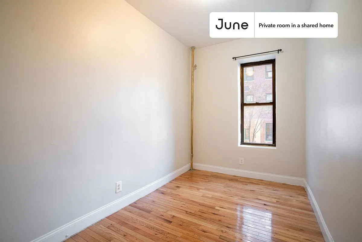 Full bedroom in 4 bed/1 bath home in Central Harlem #1653 B — Photo 2