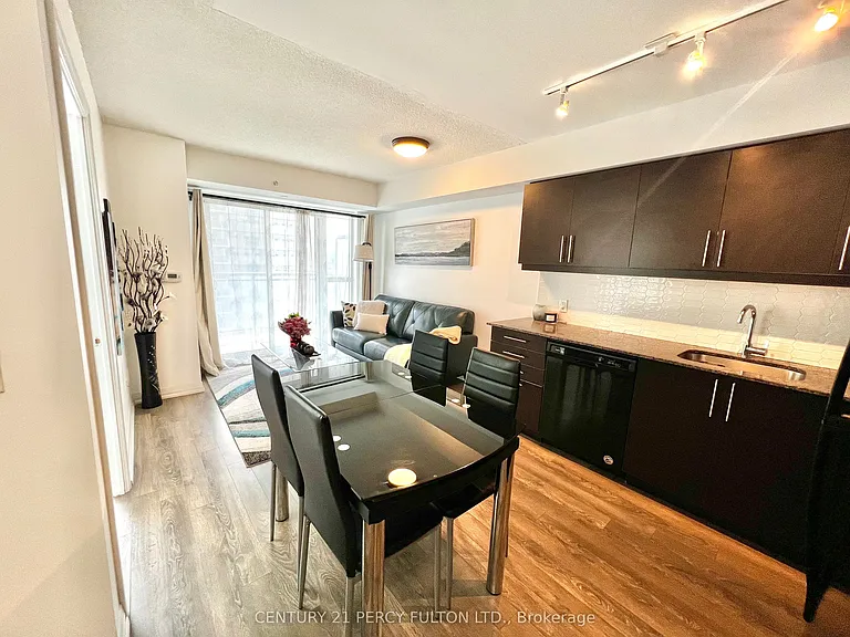 30 Meadowglen Pl #1003 — Photo 6
