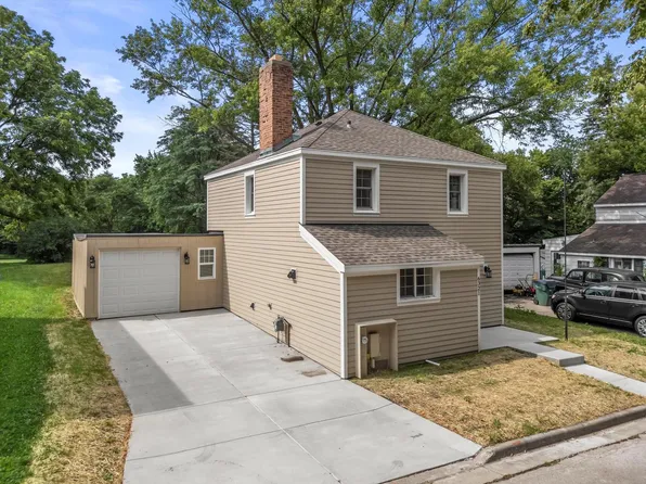 6321 Schoolway, Greendale, WI 53129