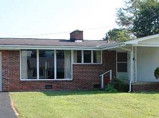 902 Chichester Ave, Middlesboro, KY 40965