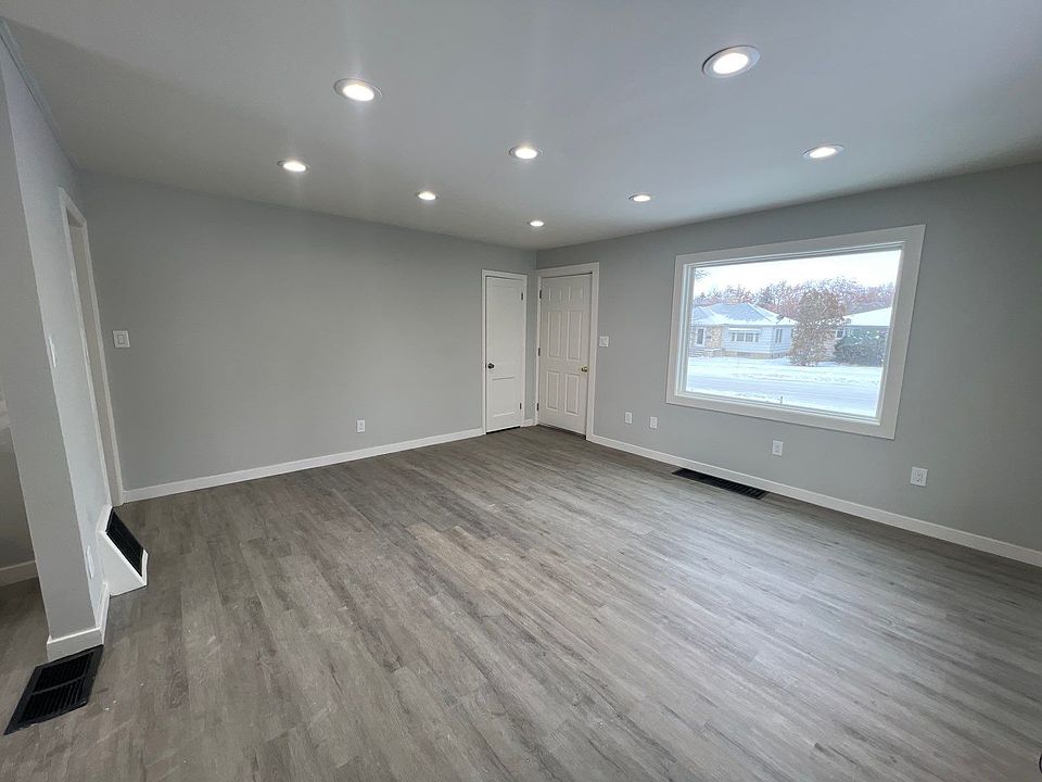 1st image of 1624 2nd Ave S