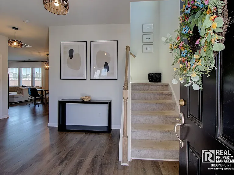 214 Honey Horn Dr — Photo 3