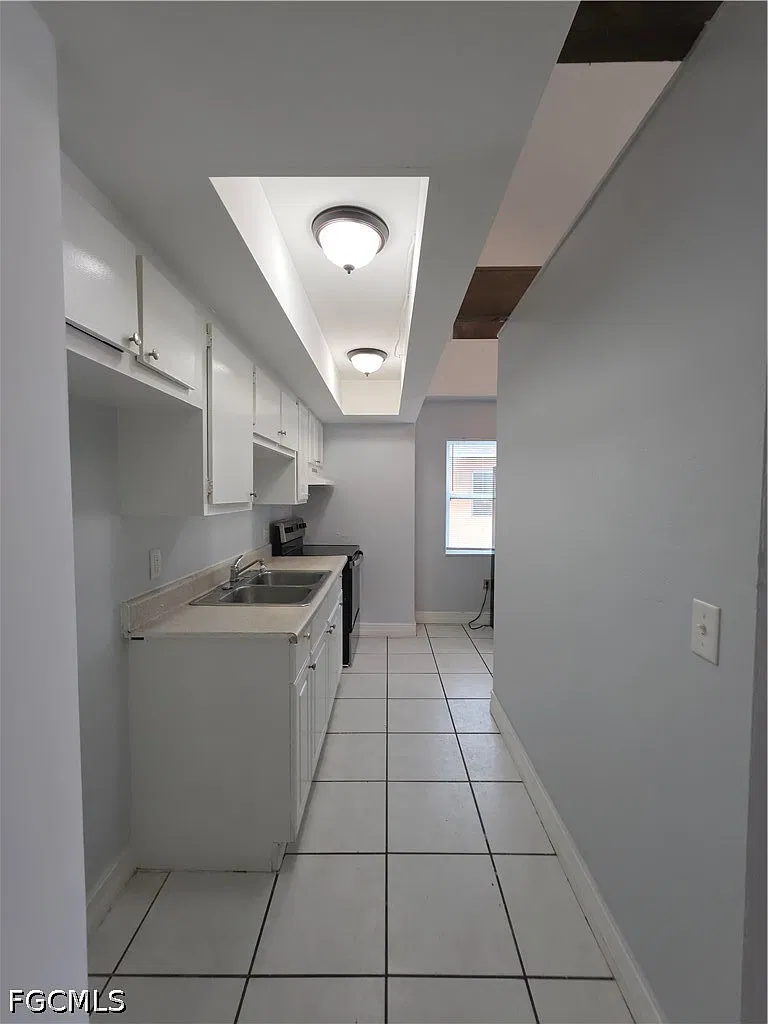 2 bed, 2.0 bath, 2220 sqft, $1,400 — Photo 4
