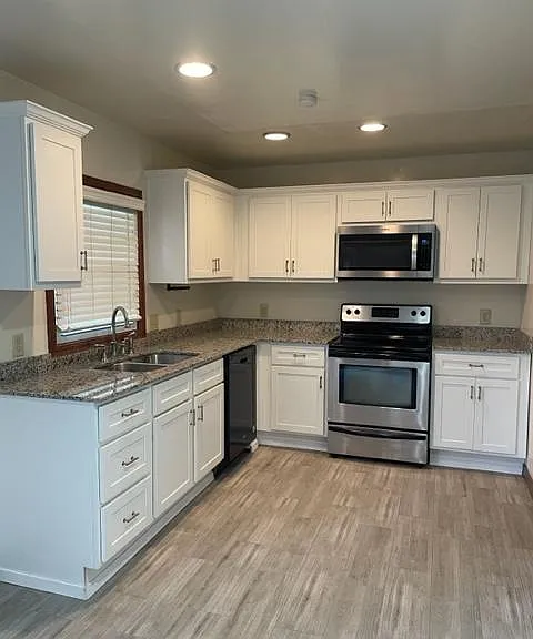 2529 Kings Way — Photo 4