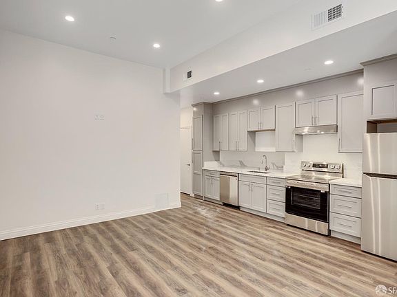 3rd image of 837 Fillmore St #A